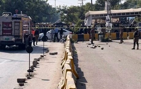 ۳۰ کشته و زخمی در بمب‌گذاری انتحاری در پاکستان