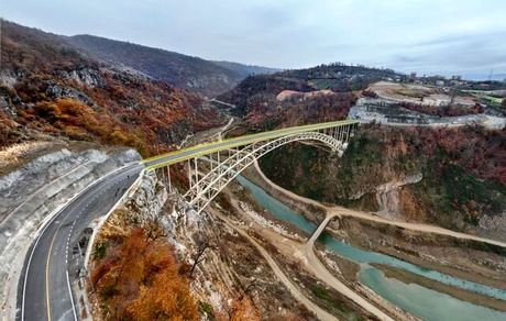 افتتاح پل فلزی زیرقوسی گلورد با طول ۲۸۱ متر با حضور رئیس جمهور