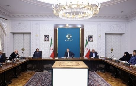 دولت چهاردهم در اقتصاد به دنبال تامین معیشت مردم، تحقق عدالت و ایجاد بازاری رقابتی است