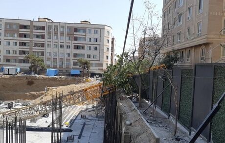 تخریب ۵ طبقه مسکونی یک ساختمان در تهران بدلیل سقوط یک دستگاه تاورکرین 