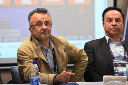 داورزنی: سرمربی تیم ملی والیبال تغییر نمی‌کند