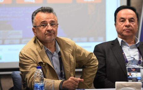 داورزنی: سرمربی تیم ملی والیبال تغییر نمی‌کند