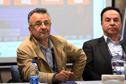 داورزنی: سرمربی تیم ملی والیبال تغییر نمی‌کند