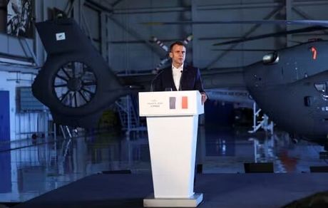 مکرون: فرانسه آماده اسکورت نفتکش‌ها در تنگه هرمز است