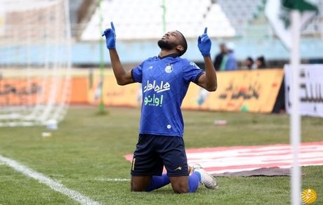 بازیکن خارجی استقلال به مرخصی رفت