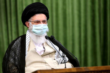رهبر انقلاب به آمریکایی‌ها:  می‌خواستید برای ما تابستان داغ رقم بزنید، خودتان درگیرش شدید