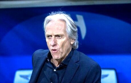 سرمربی الهلال برکنار نشد