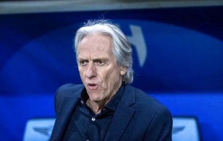 سرمربی الهلال برکنار نشد
