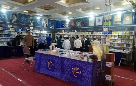 جمع‌آوری ۱۴ قرآن غیرمجاز در نمایشگاه کتاب
