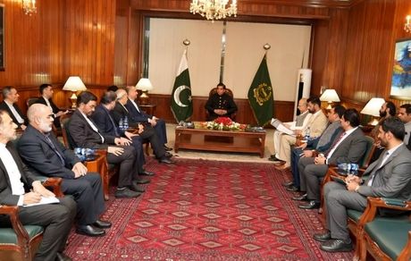 اعلام آمادگی ایران برای خرید دام زنده از پاکستان و ایفای نقش در انتقال گاز به این کشور