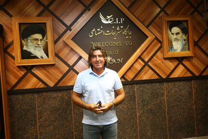 سرمربی جدید استقلال وارد ایران شد