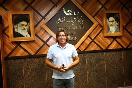 سرمربی جدید استقلال وارد ایران شد