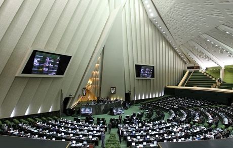 قاضی زاده هاشمی و نیکزاد نواب رییس مجلس شدند