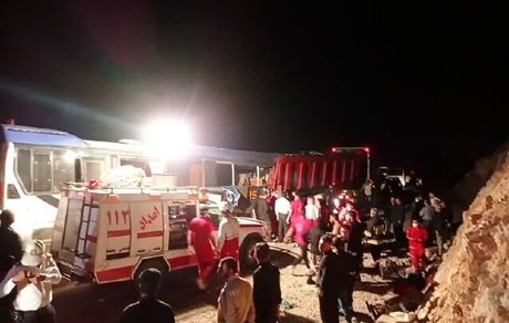 یک اتوبوس دیگر زائران پاکستانی در ایران ترمز برید / ۳ تن جان باختند