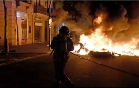 اعتراضات در اسپانیا بخاطر دستگیری یک خواننده!