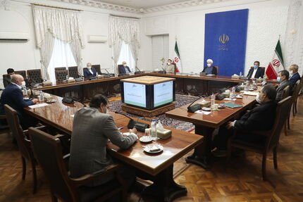 روحانی: بخش دولتی پیشتاز مقابله با گرانی باشد/ انتظار ثبات بیشتر در بازار ارز با همکاری صادرکنندگان