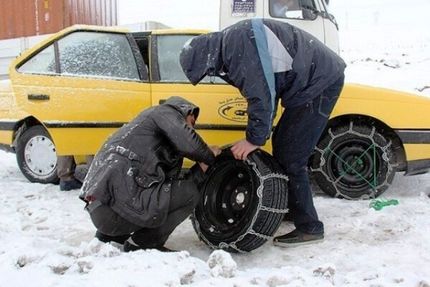 تردد در جاده‌های استان کردستان فقط با زنجیر چرخ