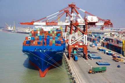 ترخیص ۱۲هزار تن پودر آلومینا با دستور قضایی از بندر امام خمینی (ره)