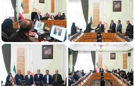 تجلیل مدیرعامل بانک مسکن از خانواده شهید علی حیدرزاده/ خورسندیان: توسعه فرهنگی با بهره گیری از الگوهای ایثار و فداکاری امکان پذیرمی شود
