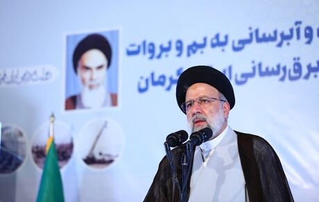 امروز جبهه تولید قدرت در کشور رفع مشکلات مردم است