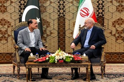 قالیباف در دیدار با فرمانده ارتش پاکستان: به آمریکا اعتمادی نداریم / از حقوق ملت عدول نمی‌کنیم