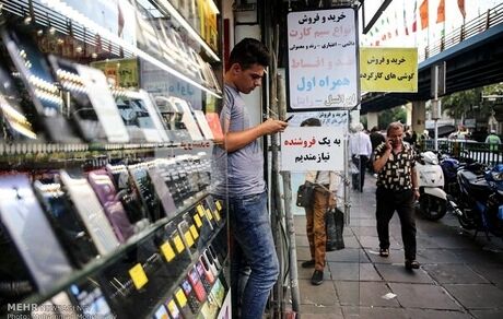 گلایه پلیس از خریدوفروش موبایل در راهروهای علاءالدین/تضییع حقوق مشتریان