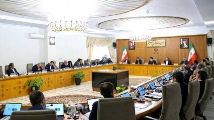 رییس جمهور، اعضای دولت را مسئول پیگیری و اجرای رهنمودهای رهبر معظم انقلاب دانست