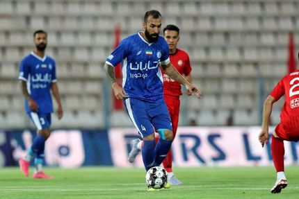 کاپیتان استقلال به بازی امروز مقابل الحسین رسید