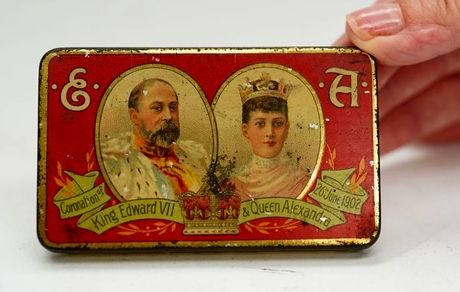 جعبه شکلات باز‌نشده‌ی ۱۲۱ ساله حراج می‌شود