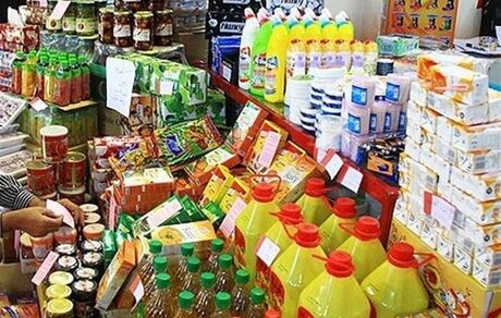عرضه بیش از ۳۰۰ تن انواع کالاهای اساسی در ایام جنگ رمضان در استان تهران 