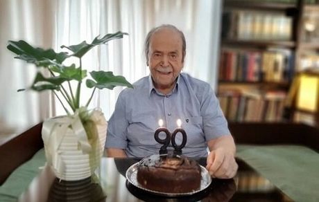 محمدعلی کشاورز در بیمارستان بستری شد