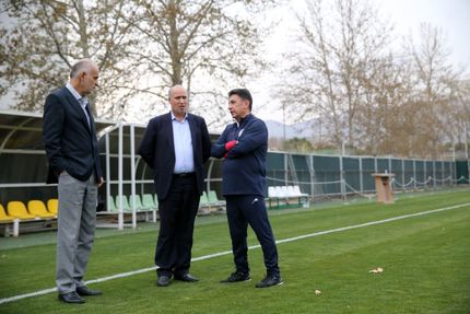 تاج: از قلعهنویی حمایت میکنیم