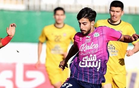 با گل لحظه آخری، تراکتور صدرنشین لیگ برتر فوتبال شد