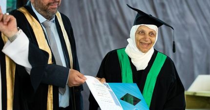 فارغ التحصیل شدن زن فلسطینی ۸۵ساله از دانشگاه