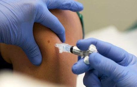 اقدام هلال احمر برای واردات واکسن مننژیت ویژه حجاج