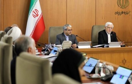 عارف: داوطلب تحریم نیستیم