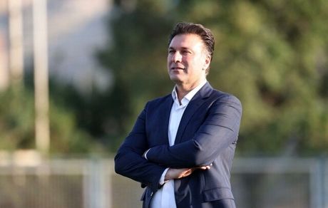 مدیرعامل باشگاه تراکتور: امیدواریم کیفیت چمن ورزشگاه یادگار بهبود یابد / براساس قانون بازی با پرسپولیس تعویق افتاد