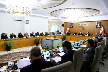 دستور رییس جمهور به مسئولان برای رسیدگی فوری و جدی به امور خانواده شهدای کرمان