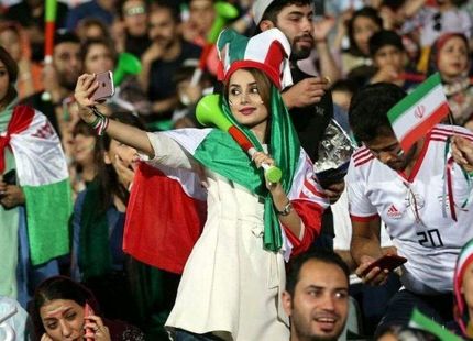 ادعای تاج: موافقت شورای عالی امنیت ملی با حضور زنان در ورزشگاه‌های فوتبال