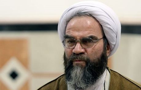 پس لرزه‌های آتش زدن کتاب پزشکی هاریسون توسط یک روحانی/غرویان: ضربه بزرگی به روحانیت وارد شد