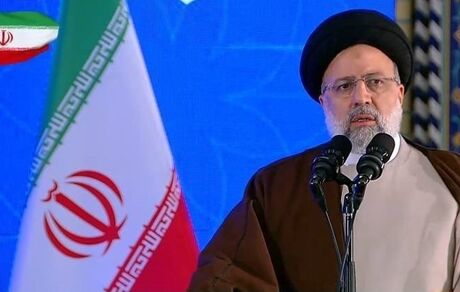 مردم ایران در روز جمهوری اسلامی تصمیم گرفتند دین بر سرنوشت آنها حاکم باشد