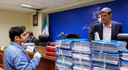 
پنجمین جلسه محاکمه روح الله زم برگزار شد
