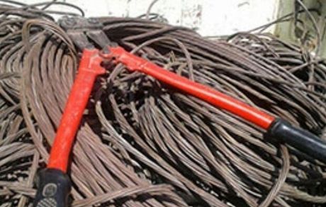 انهدام ۲۴ باند سرقت سیم و کابل برق در اصفهان
