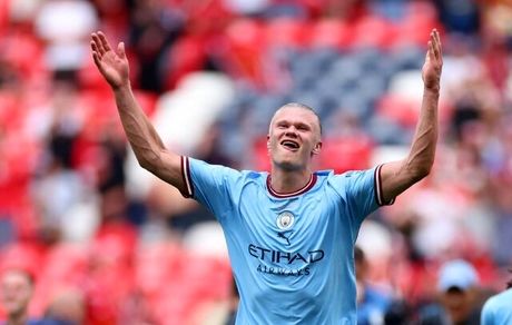 هالند بهترین بازیکن سال اروپا شد