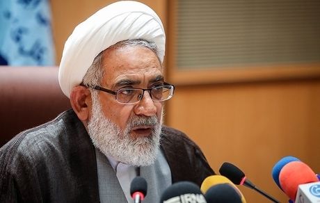 تکذیب خبر تصویب بنزین ۱۵۰۰تومانی با پیشنهاد رئیسی 