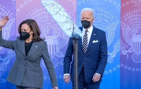 کاهش روزانه مقبولیت بایدن در بین آمریکایی‌ها