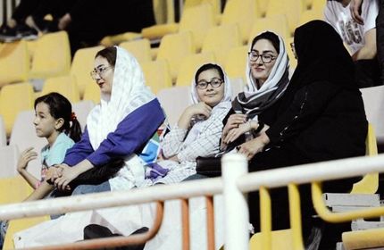 حضور بانوان در ورزشگاه به لیگ دسته یک رسید