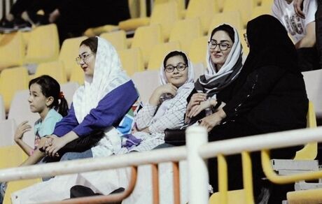 حضور بانوان در ورزشگاه به لیگ دسته یک رسید