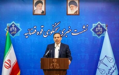«ترانه علیدوستی» ممنوع‌الپرواز نیست / بیماران نابینا شده شکایت کرده‌اند / دو خبرنگار بازداشتی با وثیقه آزاد هستند