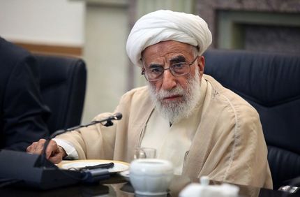 آیت‌الله جنتی: افرادی که آلوده به فسادند بدانند مجلس جای آن‌ها نیست